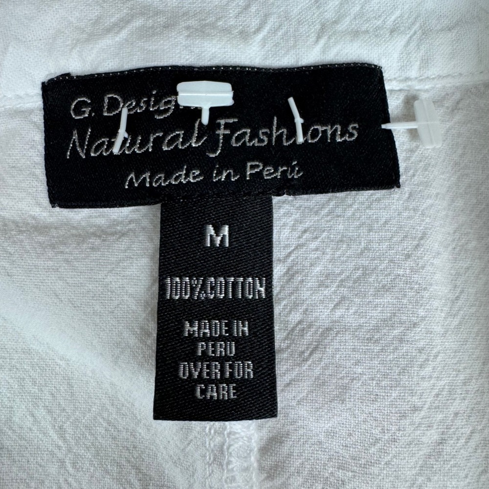 G Designs Natural Fashions white button down blouse in a women's size medium - Picture 7 of 7
